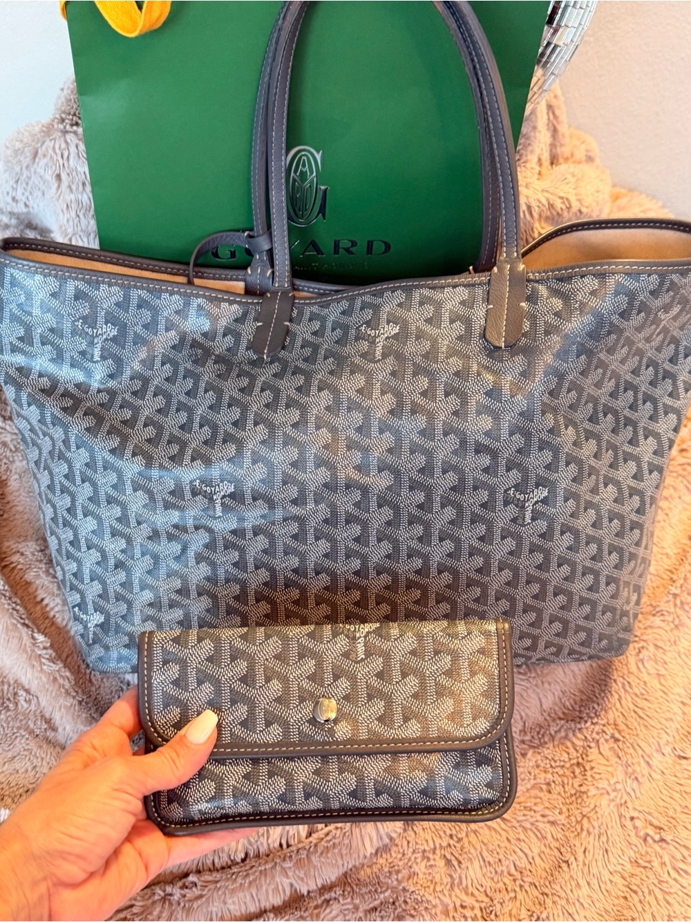Goyard Saint Louis Tote - Black and Gray Chevron - Picture 3 of 7